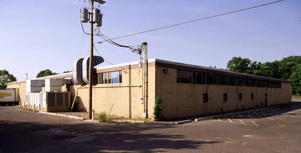 More Photos Of 371 Essex Rd, Tinton Falls Warehouse For Sale