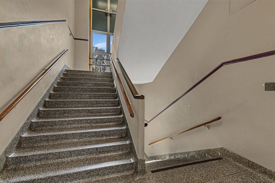 More Photos Of 430 3rd Ave NE, Saint Cloud Specialty For Sale