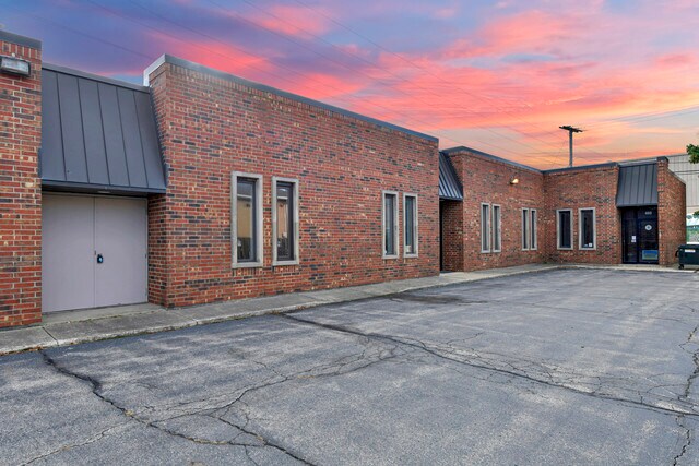 More Photos Of 24 S River Rd, Des Plaines Medical For Sale