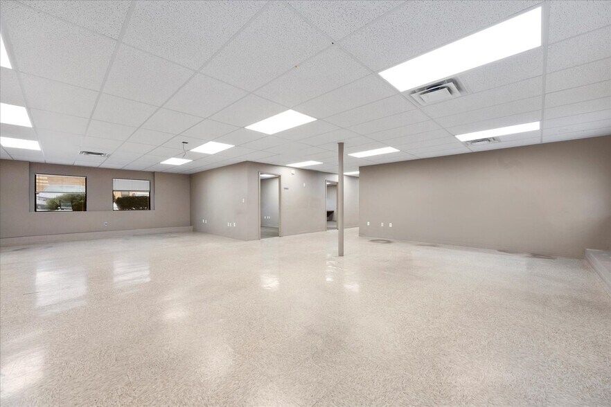 More Photos Of 4 Adler Dr, East Syracuse Office For Lease