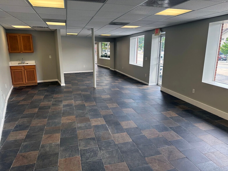 More Photos Of 4510 S Main St, Acworth Freestanding For Lease