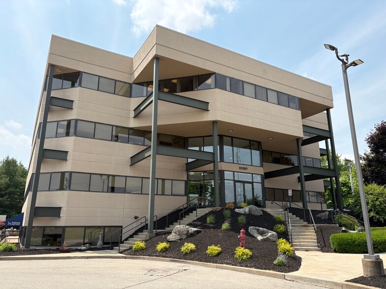 Primary Photo Of 20397 Route 19 N, Cranberry Township Office For Lease