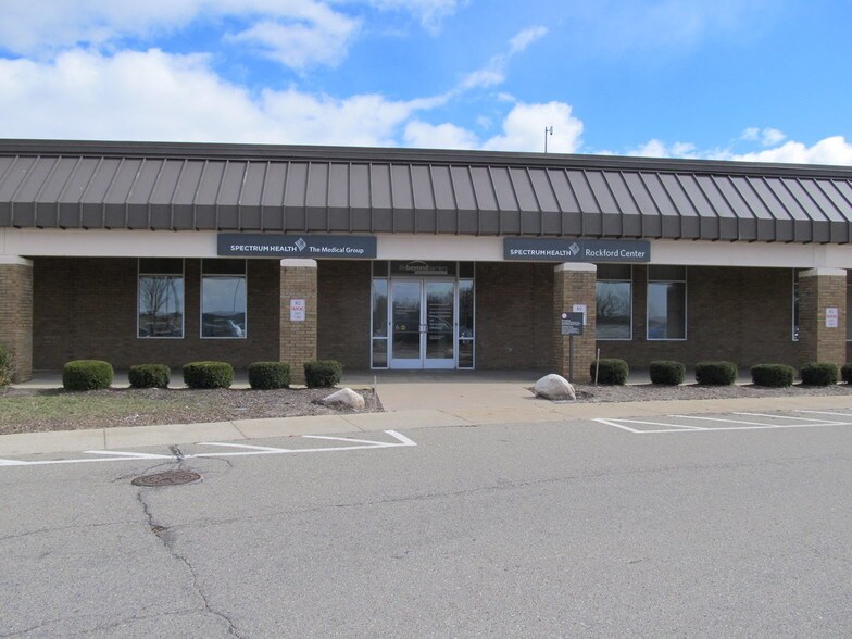 More Photos Of 515 E Division Rd, Rockford Freestanding For Lease