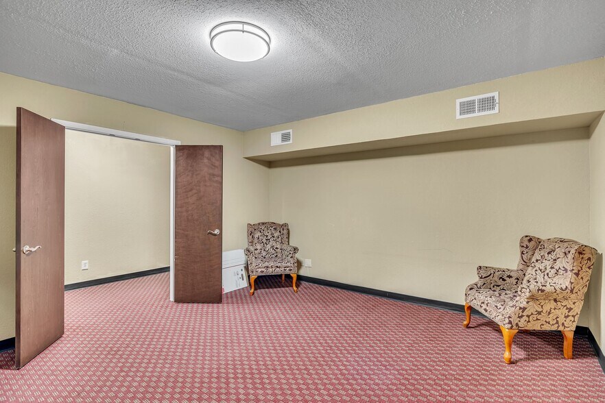 More Photos Of 1700 Evans Ave, Fort Worth Funeral Home For Sale