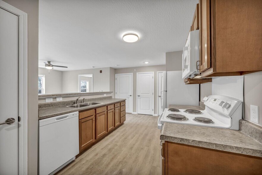 More Photos Of 6500 Powers Blvd, Parma Apartments For Lease