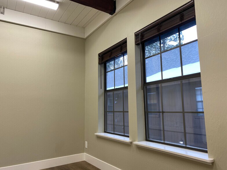 More Photos Of 924 Incline Way, Incline Village Office For Lease