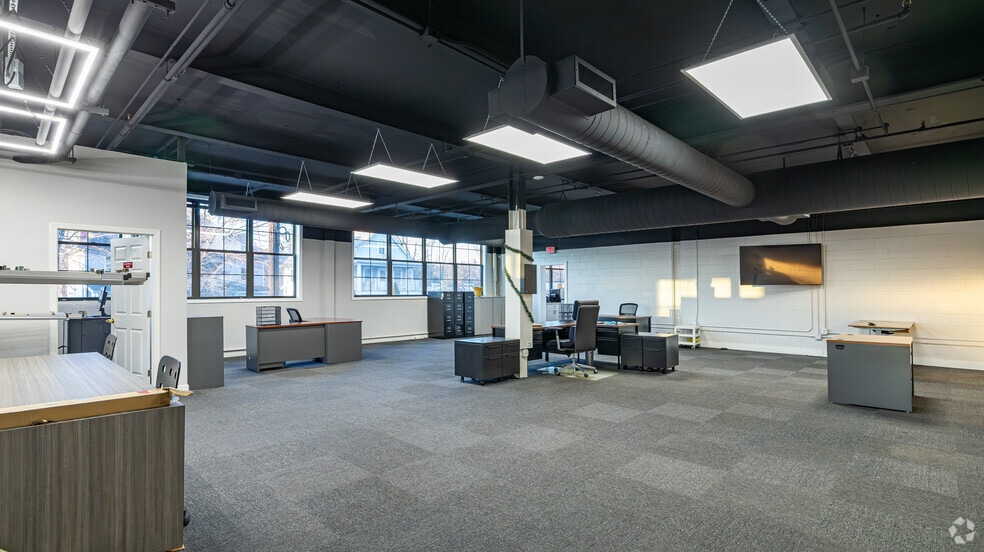 More Photos Of 1309-1645 W Front St, Plainfield Manufacturing For Lease