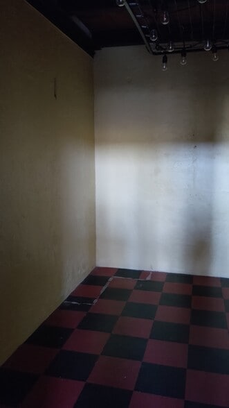 More Photos Of 907 Main St, Clarkdale General Retail For Lease