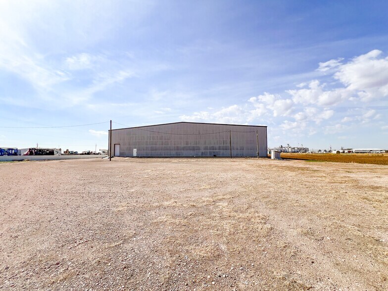 More Photos Of 3965 US Highway 60, Hereford Industrial For Sale