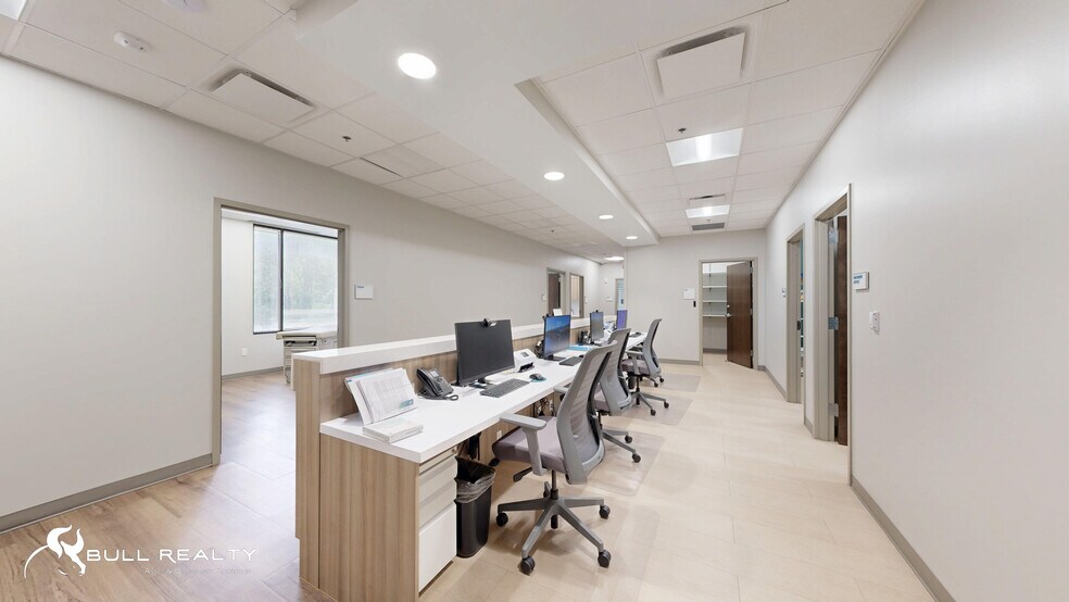 More Photos Of 34 Upper Riverdale Rd, Riverdale Medical For Lease