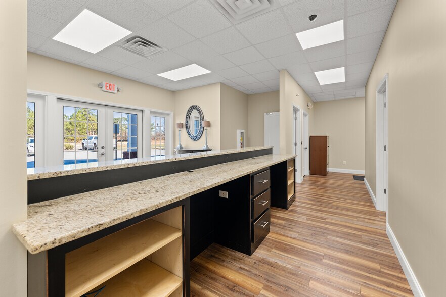 More Photos Of 121 Midway Dr, Cornelia Office For Sale