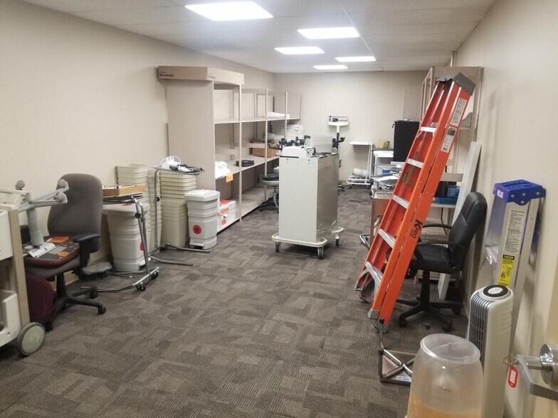 More Photos Of 1916 N Main St, Princeton Supermarket For Sale