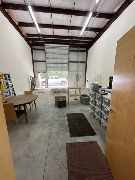 More Photos Of 2612 Larch Ln, Mount Pleasant Flex For Lease