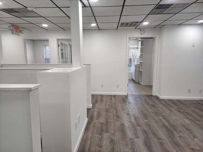 More Photos Of 32 Jefferson Plz, Princeton Medical For Sale