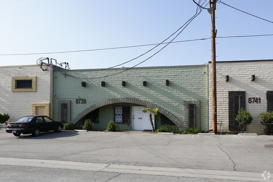 More Photos Of 8739 Shirley Ave, Northridge Warehouse For Lease