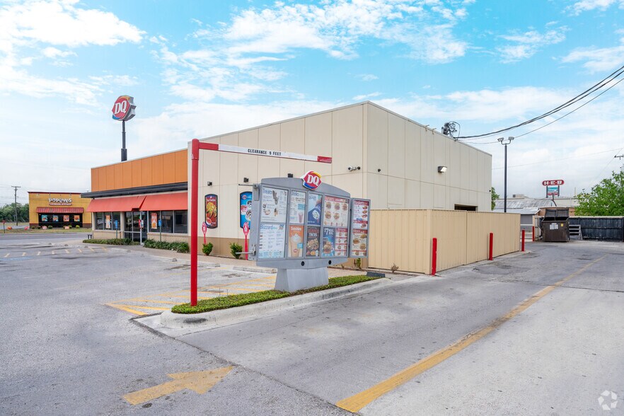 More Photos Of 1179 E Main St, Alice Fast Food For Sale