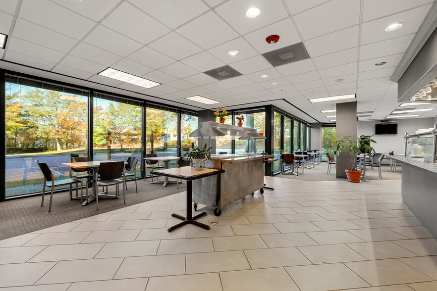 More Photos Of 2849 Paces Ferry Rd SE, Atlanta Office For Lease