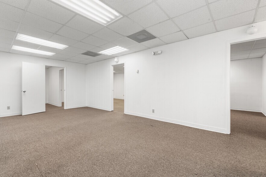 More Photos Of 5100 N Federal Hwy, Fort Lauderdale Office For Sale