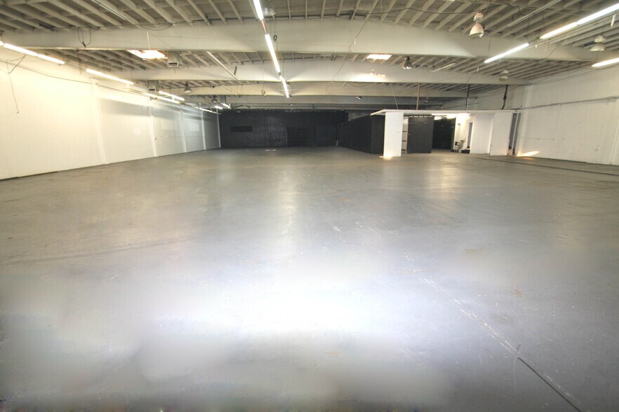 More Photos Of 1110 E 18th St, Los Angeles Industrial For Lease