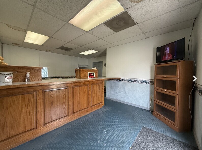 More Photos Of 910 51st Ave N, Nashville Auto Repair For Sale