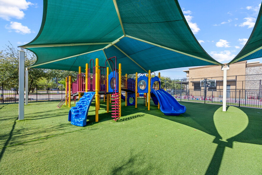 More Photos Of 1507 W Hebron Pky, Carrollton Schools For Sale