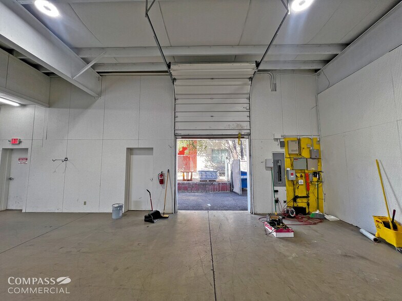 More Photos Of 63011 N Highway 97, Bend General Retail For Lease