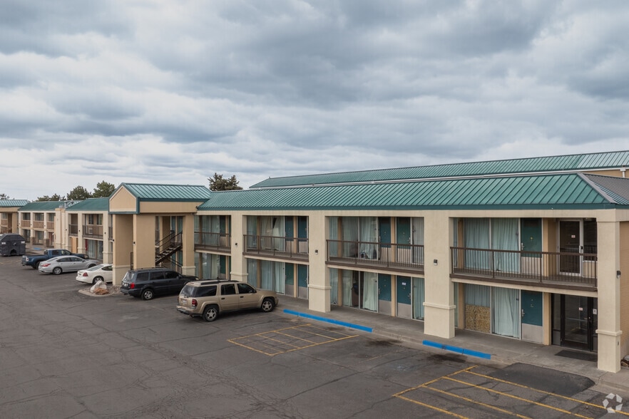 More Photos Of 1399 Bench Rd, Pocatello Hotel For Sale