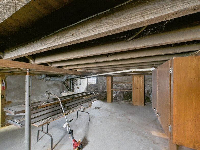 More Photos Of 40 E Genesee St, Auburn Storefront Retail Residential For Lease