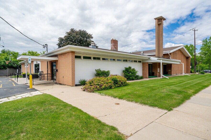 More Photos Of 1331 High Ave, Oshkosh Religious Facility For Sale
