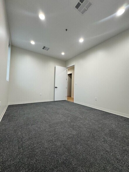 More Photos Of 1400 N Coit Rd, McKinney Office For Sale