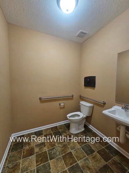 More Photos Of 8301-8337 Office Park Dr, Douglasville Office For Lease