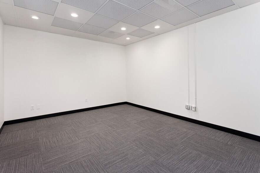 More Photos Of 699 2nd St, San Francisco Apartments For Sale