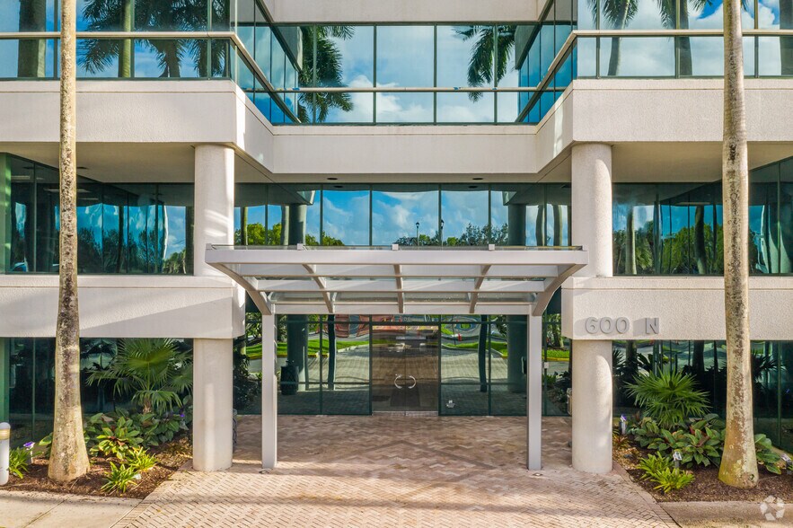 More Photos Of 600 N Pine Island Rd, Plantation Office For Lease