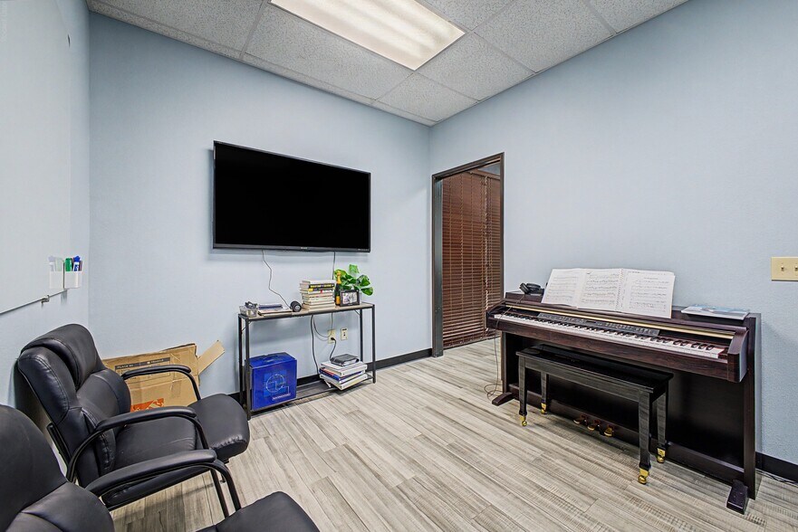 More Photos Of 2680 S Val Vista Dr, Gilbert Medical For Lease
