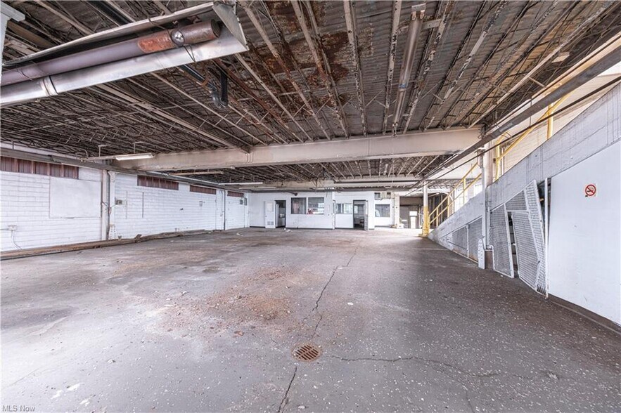 More Photos Of 1439 Sunset Blvd, Steubenville Light Manufacturing For Sale
