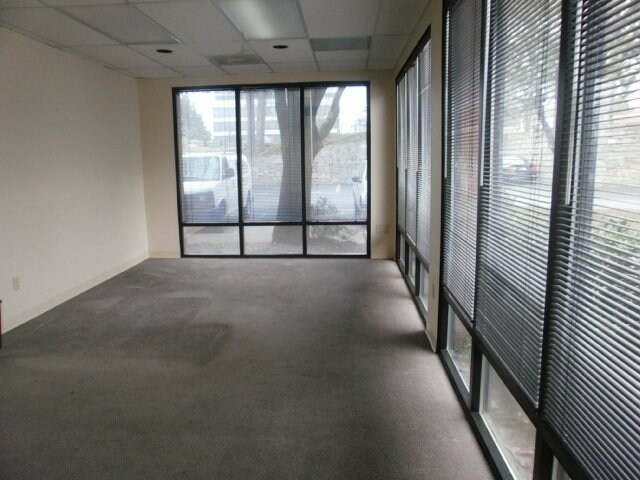 More Photos Of 1950 N Park Pl, Atlanta Office For Sale