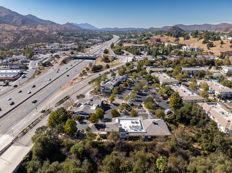 More Photos Of 29105-29125 Canwood St, Agoura Hills Restaurant For Lease