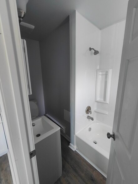More Photos Of 1027 Cochran Mill Rd, Jefferson Hills Apartments For Sale