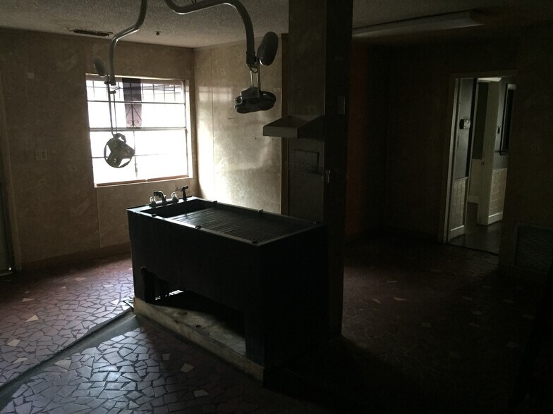 More Photos Of 3201 Crill Ave, Palatka Convenience Store For Sale