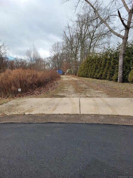 More Photos Of 4 Commerce Ct, Ledyard Land For Lease