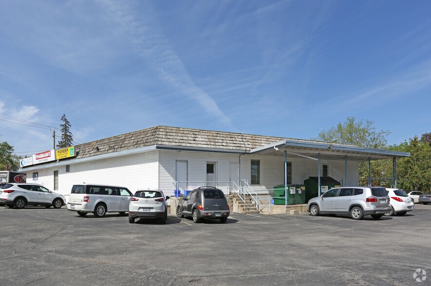 More Photos Of 96-100 Highland Rd W, Kitchener Office For Sale