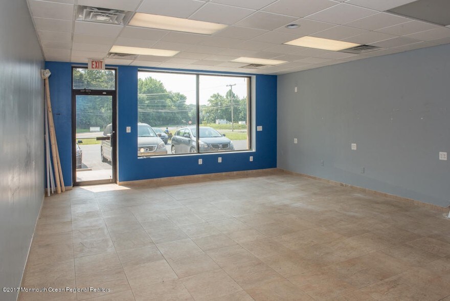 More Photos Of 441 Millstone Rd, Clarksburg Freestanding For Lease