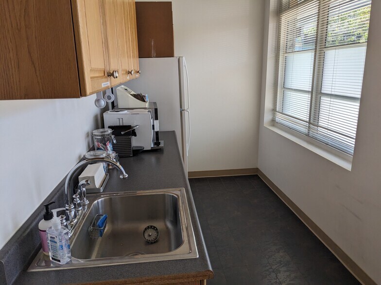 More Photos Of 385 1st Ave, San Mateo Medical For Lease