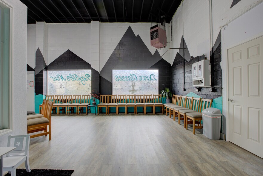 More Photos Of 1560 SE Stephens St, Roseburg Freestanding For Sale