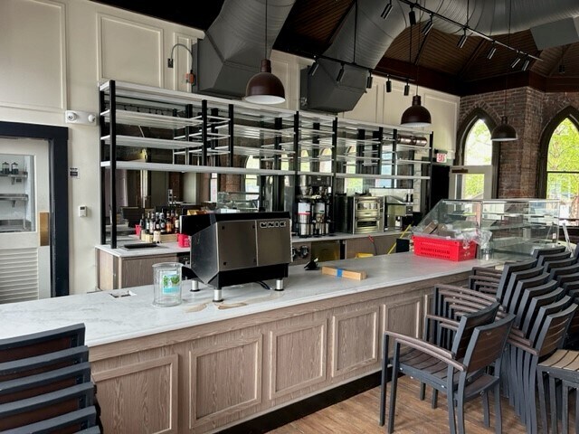 More Photos Of 1 Mgm Way, Springfield Fast Food For Lease