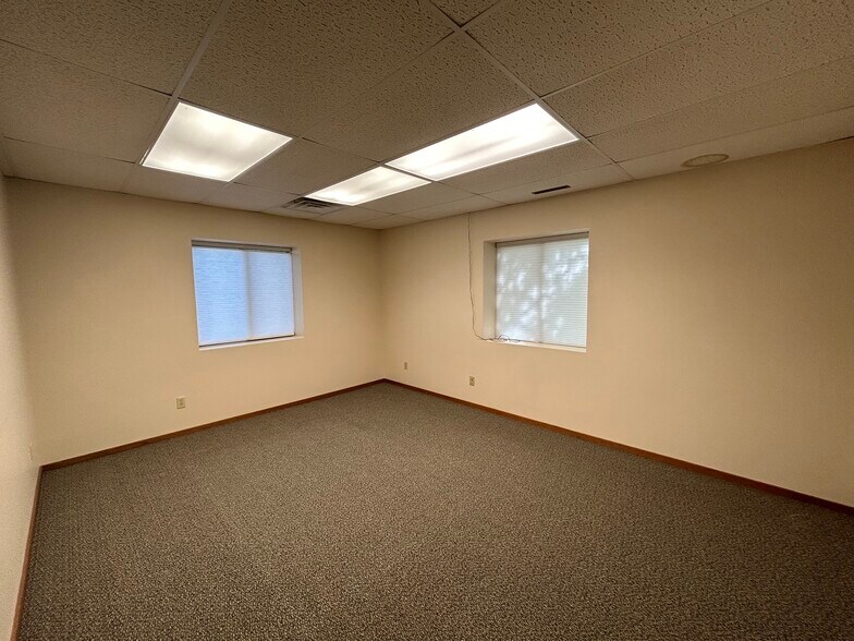 More Photos Of 1820 Post Rd, Plover Storefront Retail Office For Lease