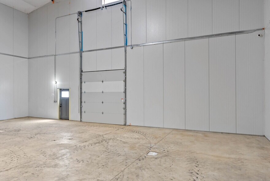 More Photos Of 7517 47th Ave, Spokane Warehouse For Lease