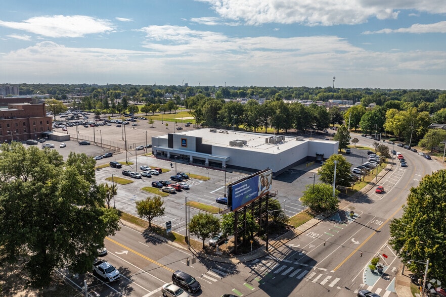 More Photos Of 785 Union Ave, Memphis Freestanding For Sale