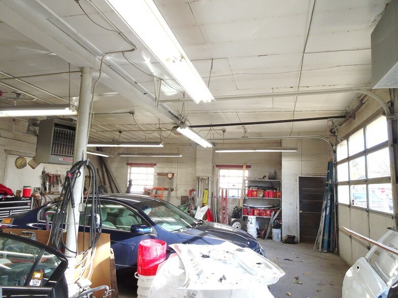 More Photos Of 4261 Chicago Ave, Minneapolis Auto Repair For Sale