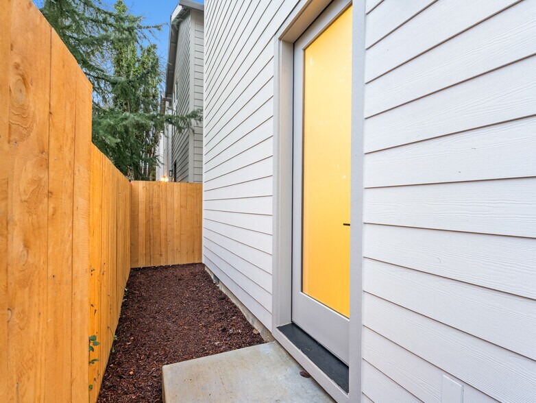 More Photos Of 8330 N Bank St, Portland Apartments For Sale